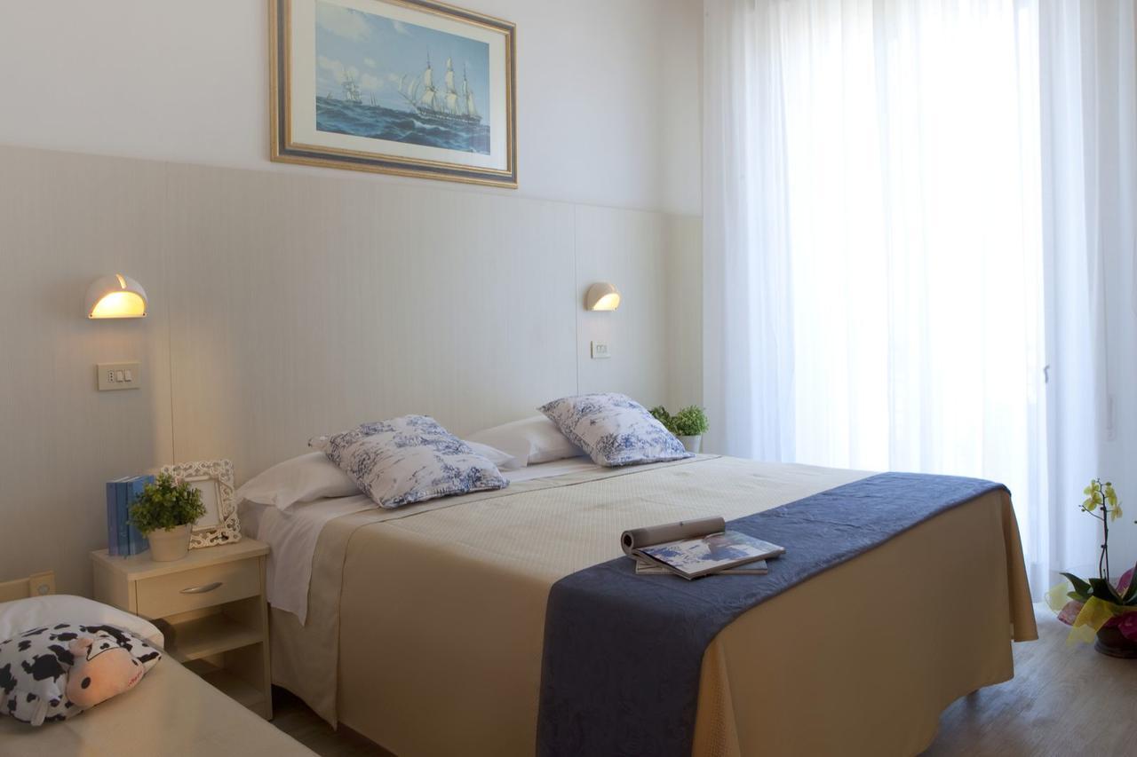 Hotel Lungomare Cattolica Luaran gambar