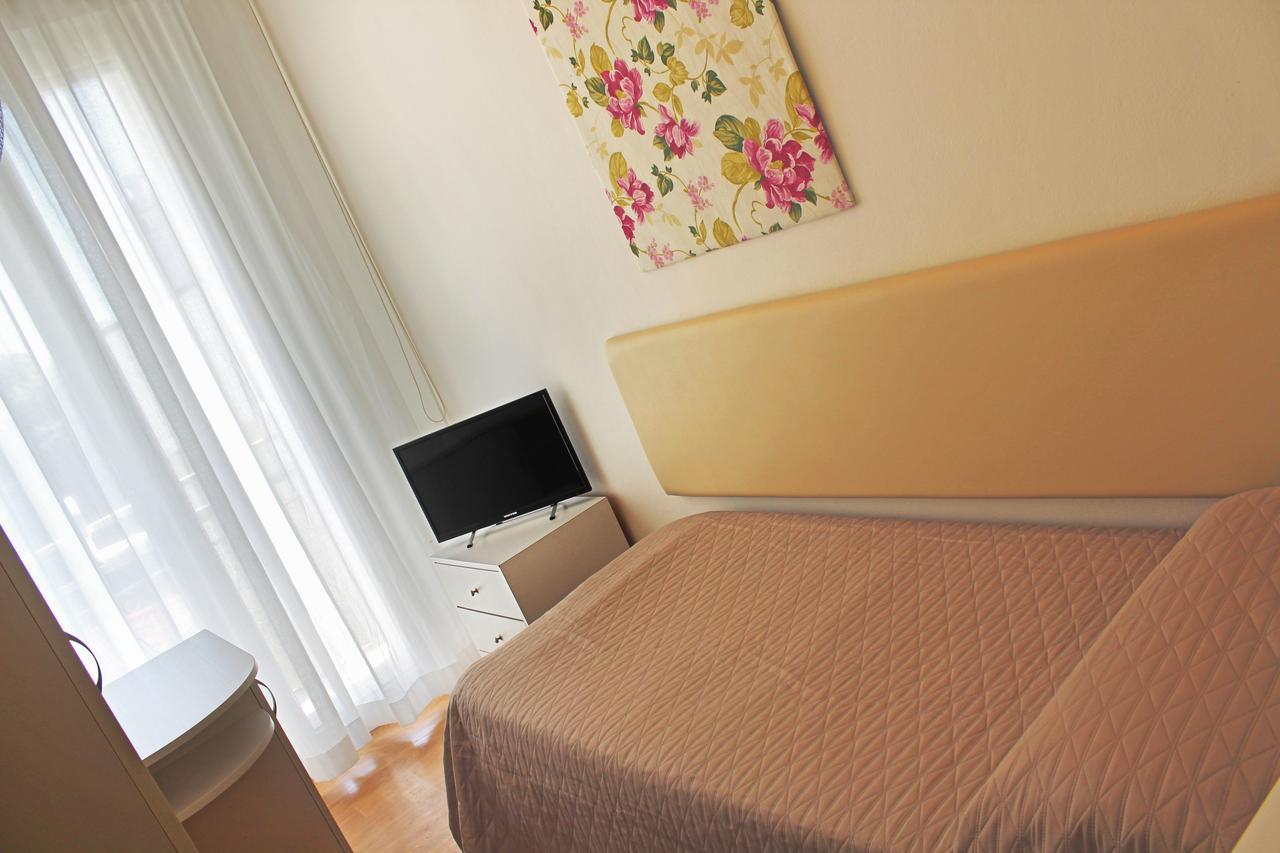 Hotel Lungomare Cattolica Luaran gambar