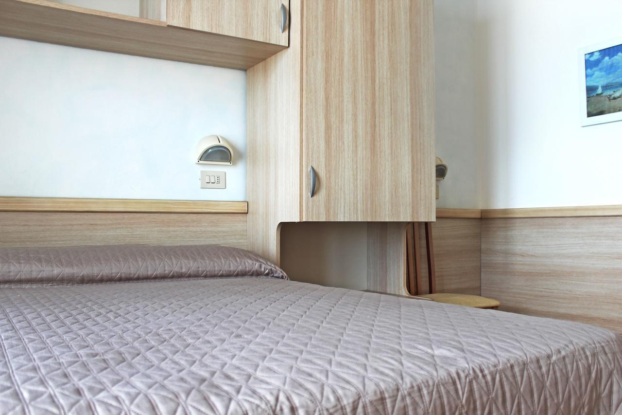 Hotel Lungomare Cattolica Luaran gambar
