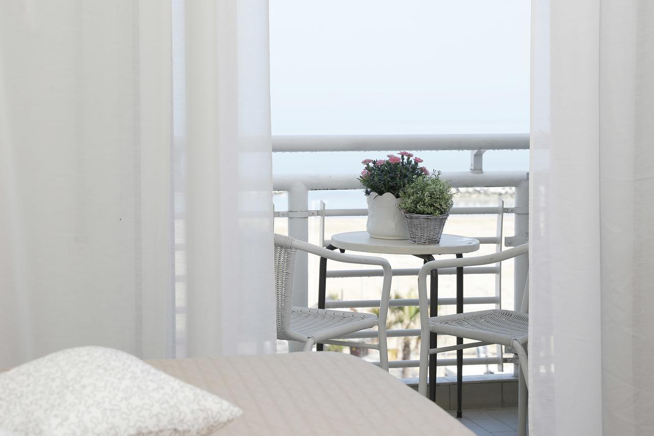 Hotel Lungomare Cattolica Luaran gambar