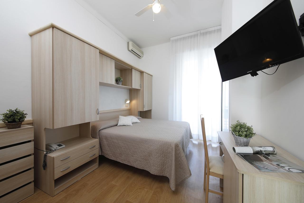 Hotel Lungomare Cattolica Luaran gambar