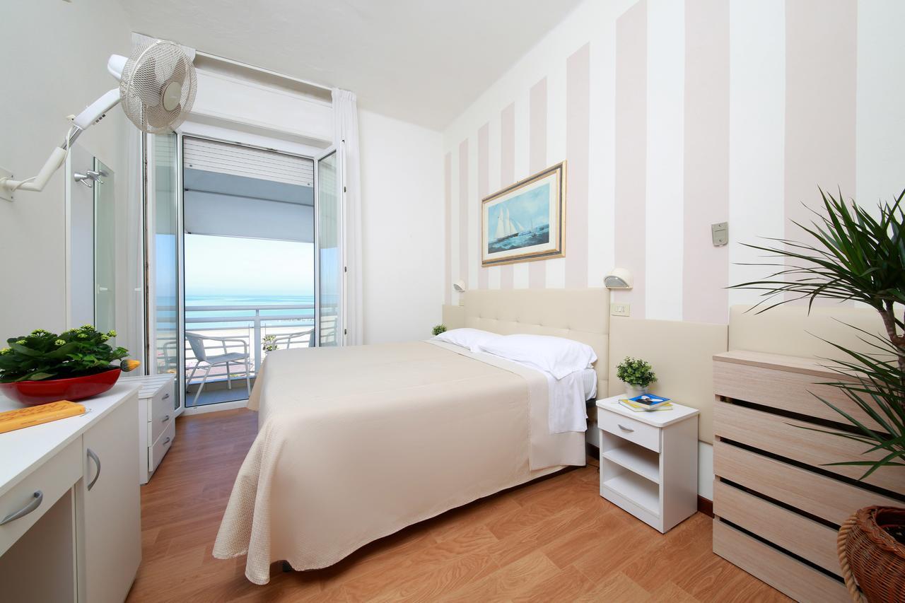 Hotel Lungomare Cattolica Luaran gambar