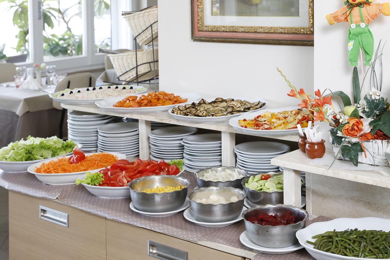 Hotel Lungomare Cattolica Luaran gambar